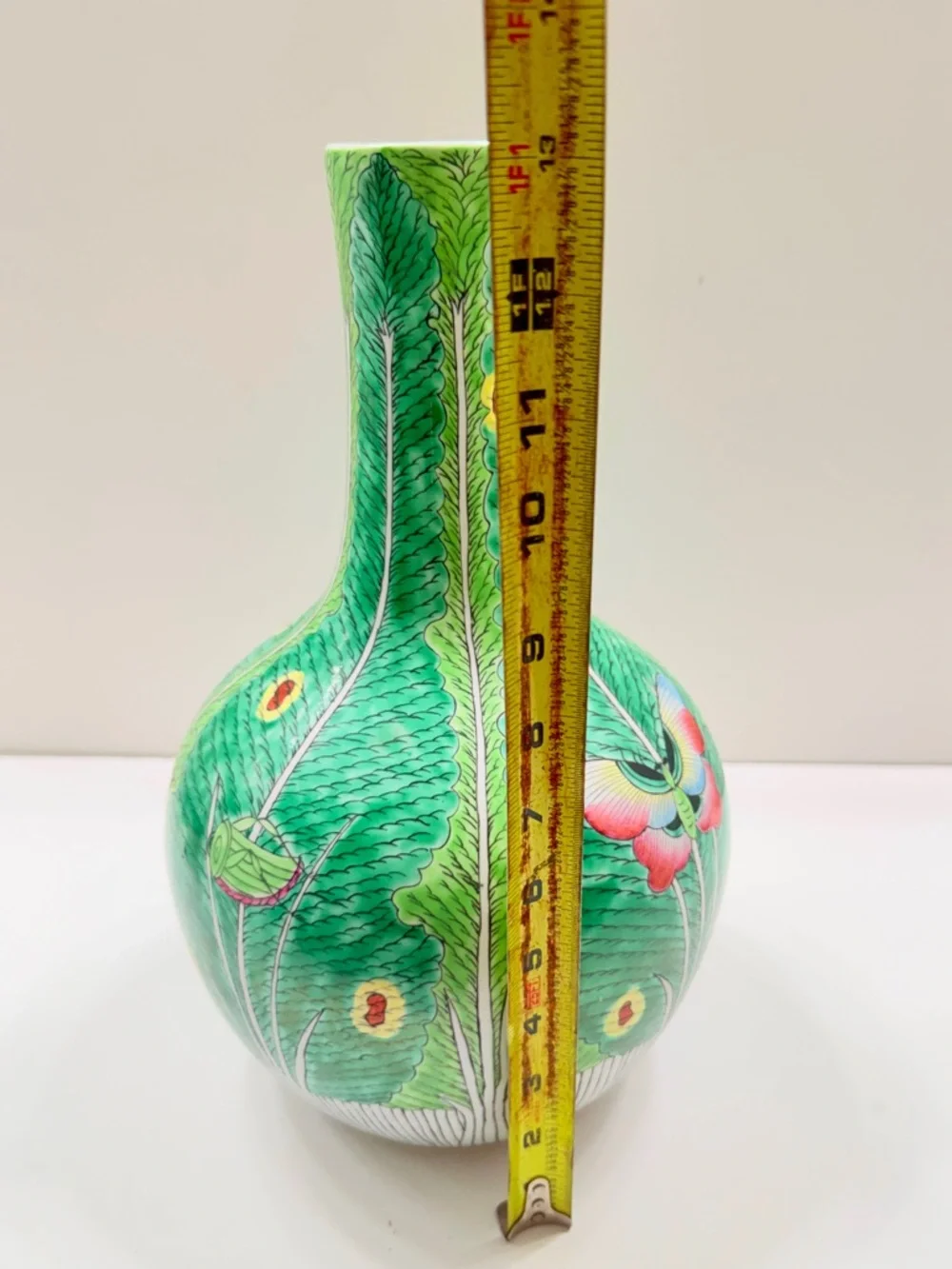 Antique 19th C. Chinese Qing Dynasty Porcelain Vase,‎ Cabbage Leaf Butterfly 13”